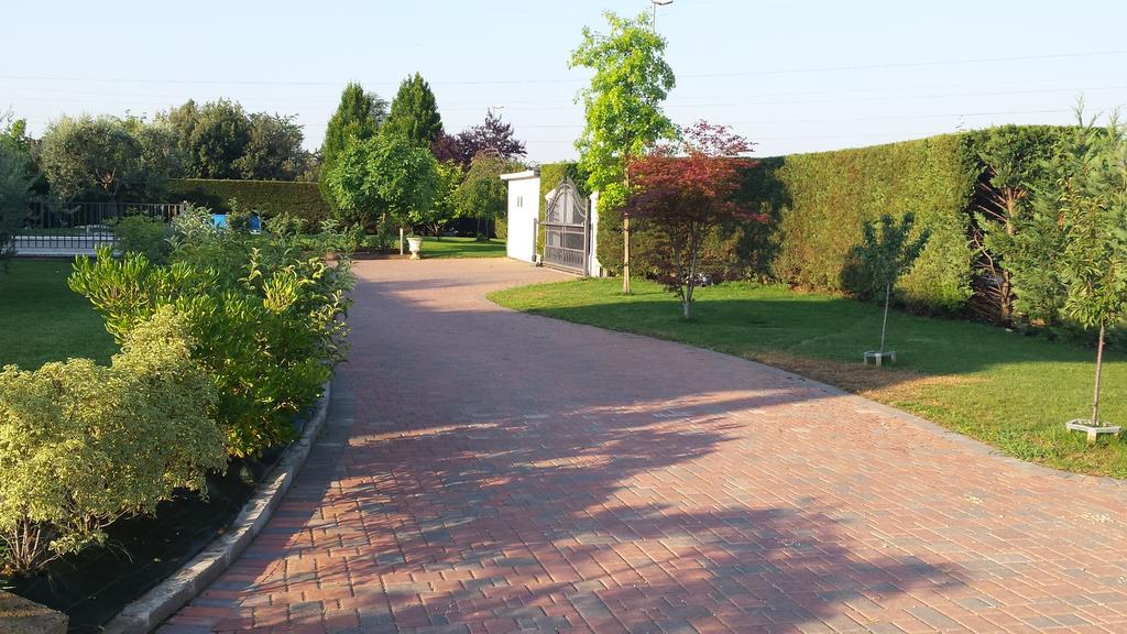 Agriturismo La Torretta Пескантина Экстерьер фото