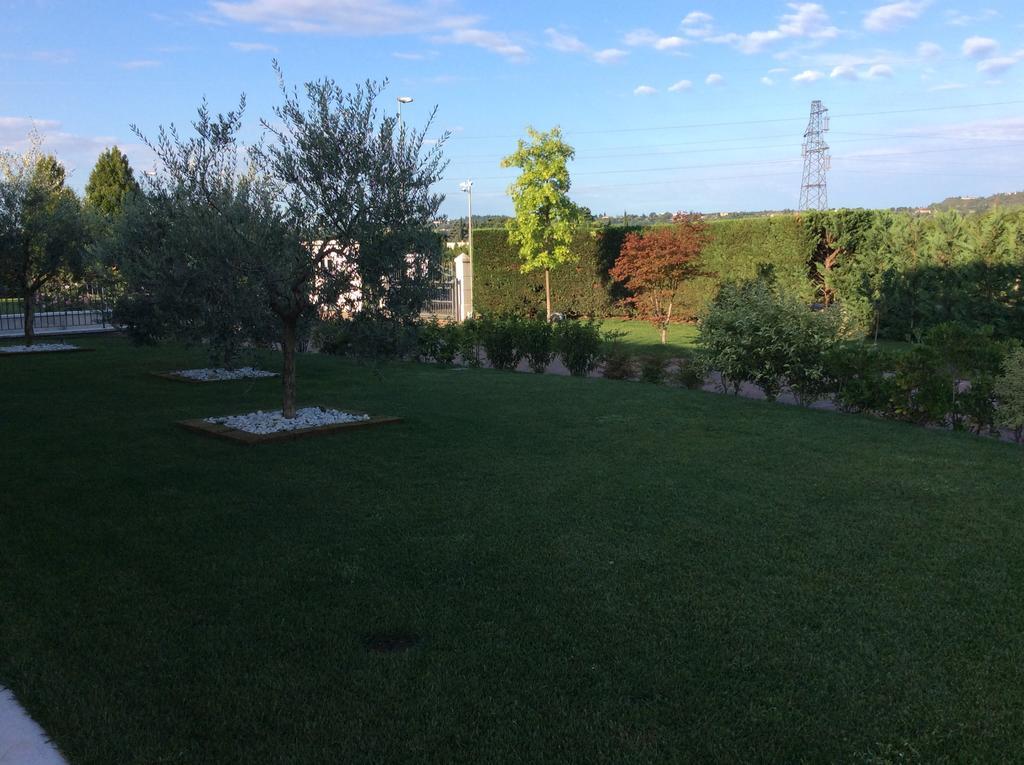 Agriturismo La Torretta Пескантина Экстерьер фото
