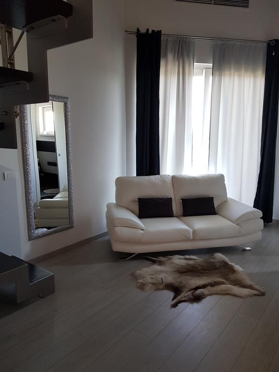 Agriturismo La Torretta Пескантина Экстерьер фото